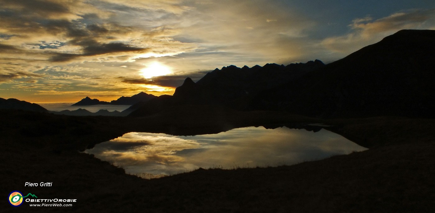 96 Splendido tramonto al laghetto del Monte Avaro.JPG